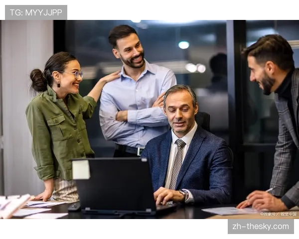 人物聚焦:柏林联合老将特里梅尔,在防线上的领导力与长传调度